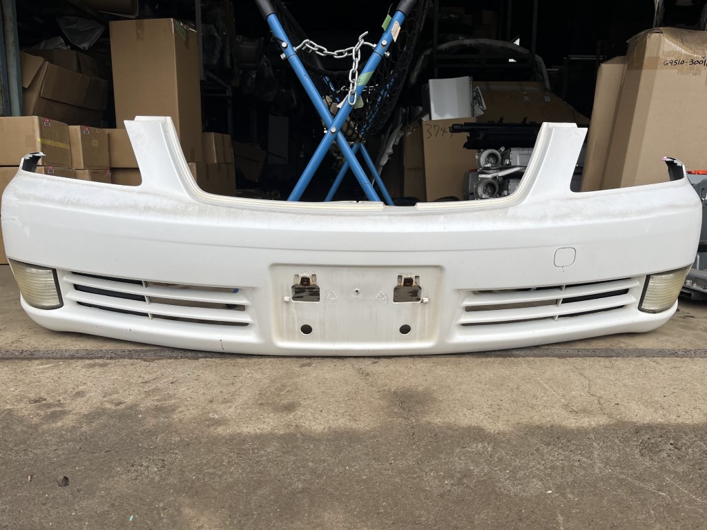 トヨタ クラウン ロイヤルサルーン 後期(GRS182) 純正 フロントバンパー 062 Fバンパー ホワイトパールクリスタルシャイン 52119-30511 p055660 中古20250606