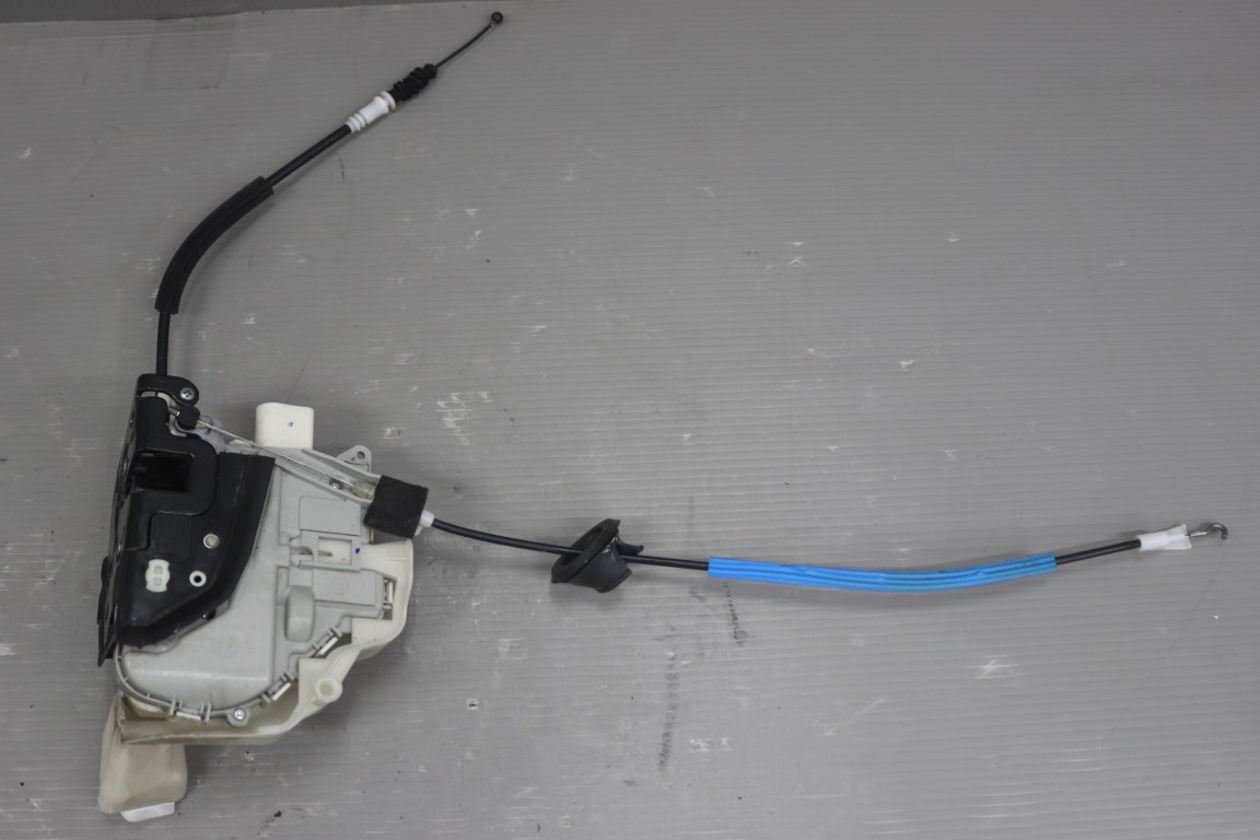 アウディ アバント 2.0 TFSI Audi(8K 8KCDN) 純正 破損無 動作保証 右前 ドアロックアクチュエーター 右フロント 8J2.837.016.C p055944 中古20250618