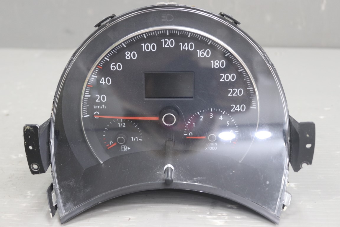 VW ニュービートル 2.0 右H 後期(9C) 純正 動作保証 スピードメーター タコメーター 12082km 1C0920400A p056114 中古20250626 12,312円