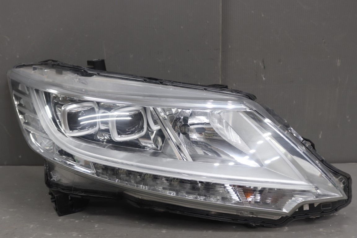 オデッセイ (RC1) 純正 コイト 破損無 動作保証 右 LED ヘッドライト レべ付 キセノン ヘッドランプ 100-18075 p056669 中古20250717