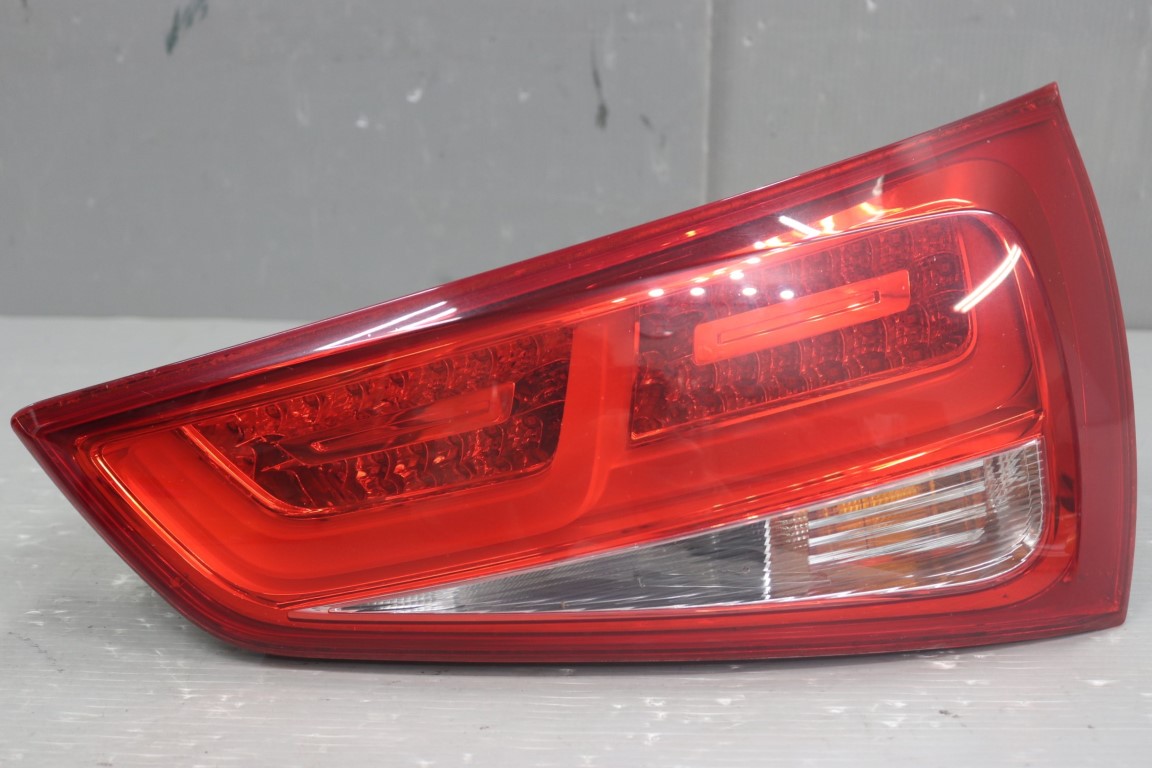 アウディ A1 右H Audi(8XCAX) 純正 破損無 動作保証 右テールランプ LED全点灯OK テールライト 8X0 945 094 B p056384 中古20250703