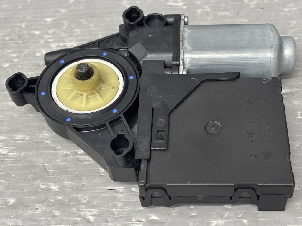 VW ゴルフ トゥーラン GLi(1TBLX 1T) 純正 破損無 動作保証 左前 レギュレーターモーター 左フロント 左F 1T0 959 702 C p057619 中古20250903