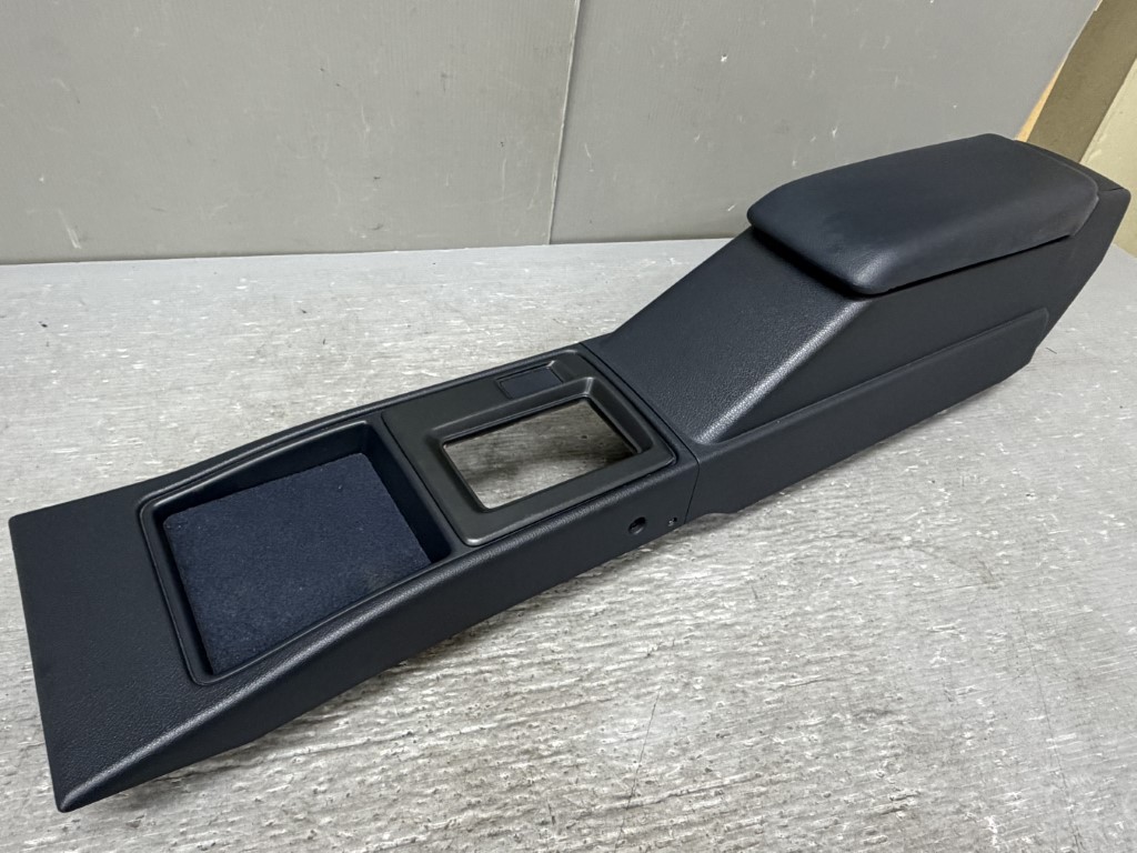 クラウン スーパーデラックス(GS130 GS130-AEPFK) 純正 センターコンソール 肘置き 小物入れ シフトパネル 58911-30070 破損無 p058561