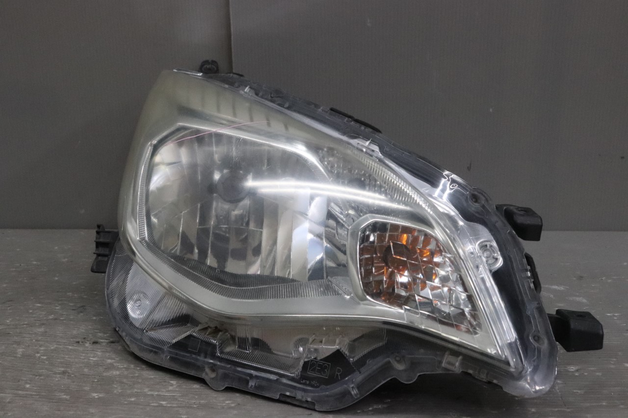 スバル トレジア 1.5iL(NCP120) 純正 イチコー 破損無 動作保証 右 ヘッドライト ハロゲン 52-219 p050391 中古20241119