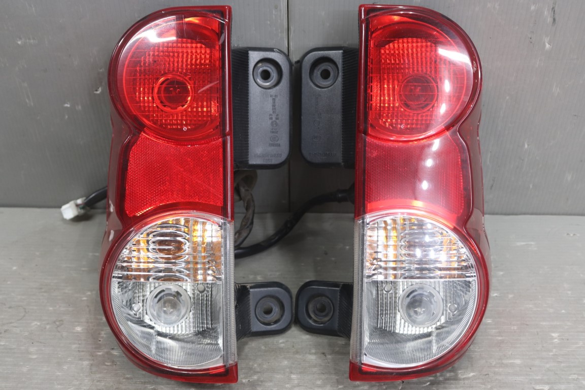 楽天市場】【送料無料】 純正交換タイプ リア テールランプ 左右セット