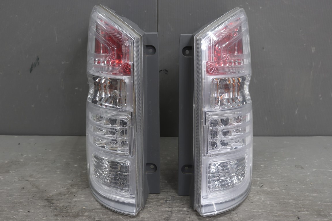 ステップワゴン スパーダ 純正 スタンレー テールランプ 左右セット テールライト P8896 p059860 中古20251213