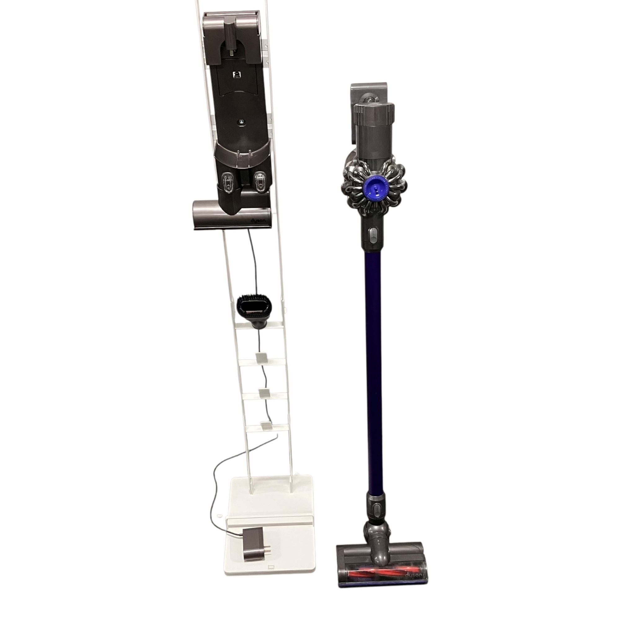 ■Dyson ダイソン DC62 コードレス洗い濯ぎ機 本体 申し受ける照明ランプ ワット数有線テレビ 毛はらい付 動くこと突き止める済 当て嵌める感あり2492711 掃除機-生活家電-家電