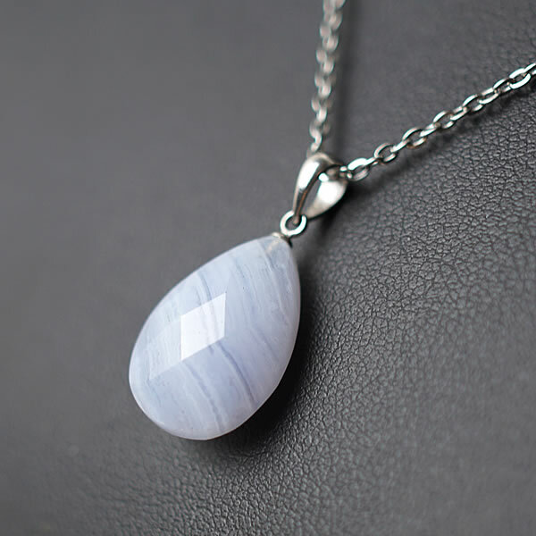 ブルーレースアゲート しずく型 ペンダント ネックレス SV925 天然石 パワーストーン 縞瑪瑙 ブルーカルセドニー ドロップ 雫画像