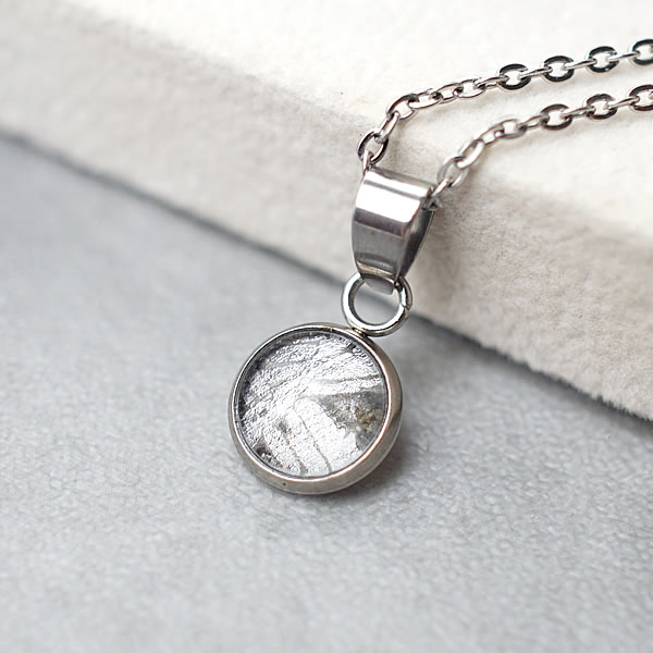 楽天市場】隕石 ペンダントトップ アルタイ隕石 （ウイグル自治区産