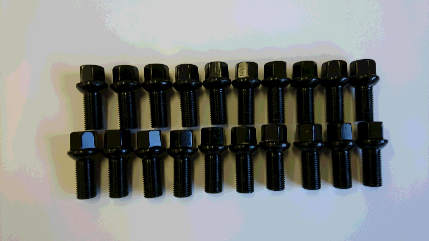 楽天市場】BENZブラックボルト 14R14x1．5 首下53mm 