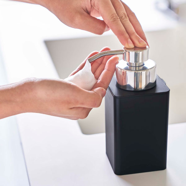 ソープディスペンサー おしゃれ Tower Yamazaki インテリア雑貨 キッチン サニタリー タワー タワーシリーズ ディスペンサーボトル ハンドソープ バスグッズ ブラック ホワイト 公式 北欧 山崎実業 新商品 泡 泡タイプ 白 詰め替え容器 詰め替え用ディスペンサー 黒