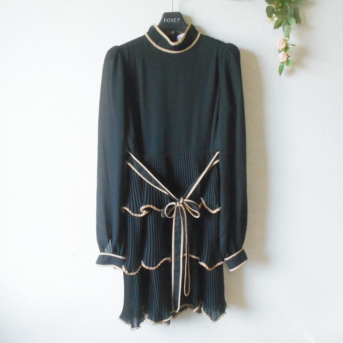 美品 レッドヴァレンティノ リボン柄フレアワンピース サイズ40 楽天市場】レッドヴァレンティノ ワンピース 花柄 リボン ＃40 【中古