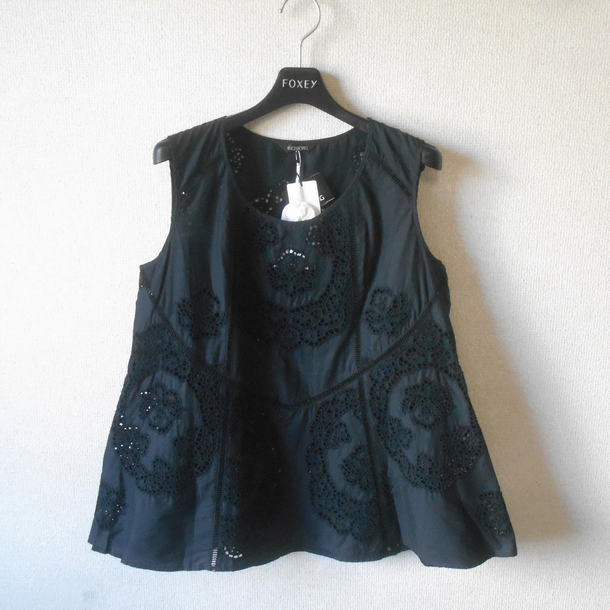 【中古】新品 タグ付き 38000円 インゲボルグ INGEBORG ノースリーブ ブラウス 9 夏 カットワーク 刺繍 黒 未使用 21,754円