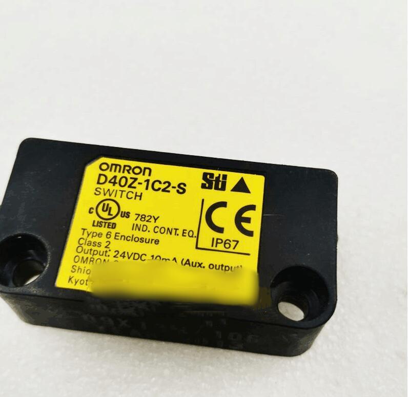 【新品 東京発 ★適格請求書発行可★】OMRON オムロン D40Z-1C2-S 用セーフティドアスイッチ（非接触式）【６ヶ月保証】
