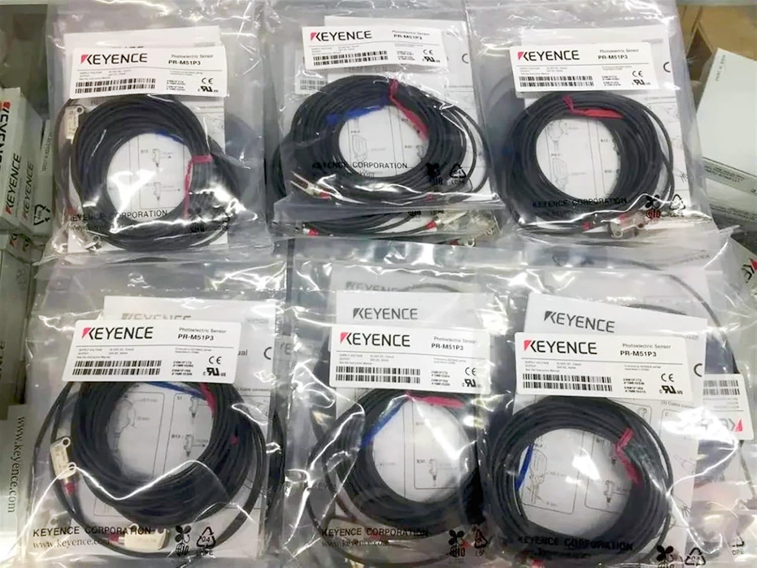【◆新品 東京発◆ 適格請求書発行可◆】KEYENCE 超小型アンプ内蔵型光電センサ PR-M51P3 PR-M/F シリーズ ミニスリム 透過型 ケーブルタイプ 1.2m PRM51P3【６ヶ月保証】 41,600円