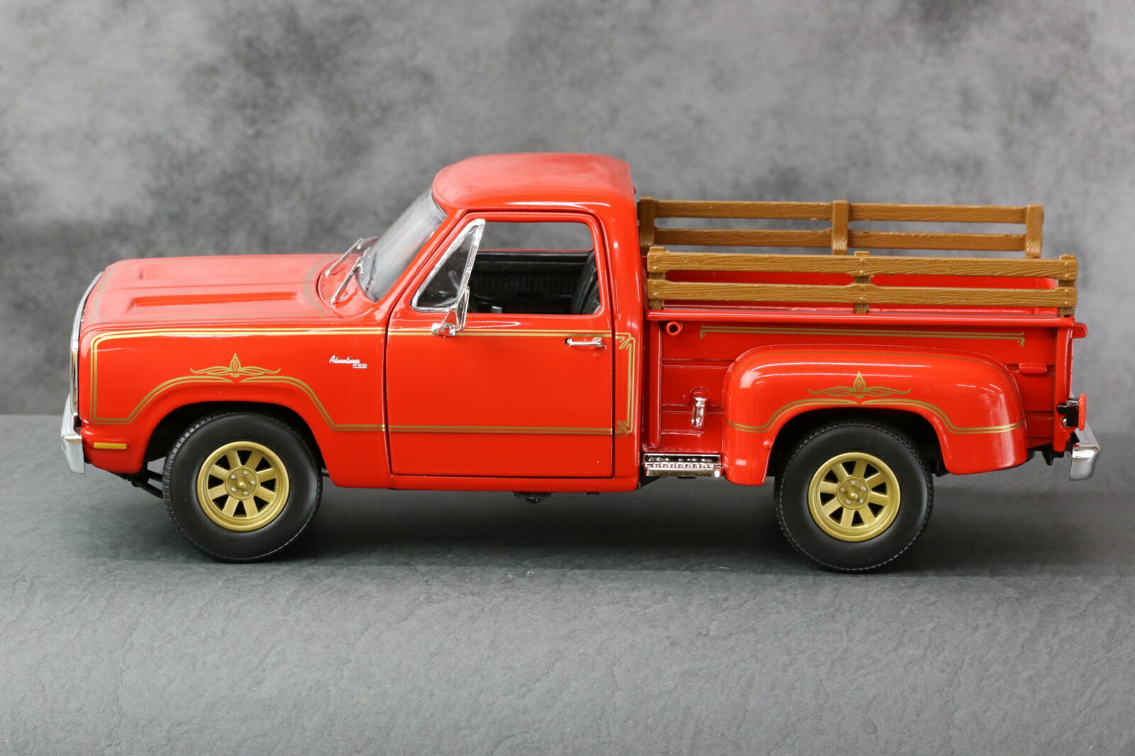 国際ブランド American Muscle アメリカンマッスル 1 18 1978 Dodge Warklock ダッジ ウォーロック コンビニ受取対応商品 Sophisticated Travel Com