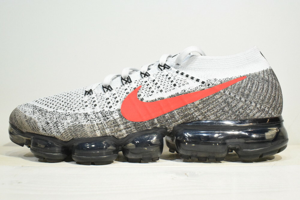 air vapormax platinum red black