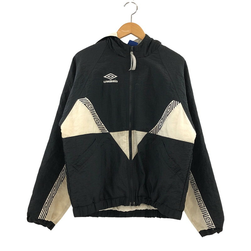 【現況乗り合い船品】【メンズ】 UMBRO アンブロ 00S HOODED JACKET フーデッドジャケット ナイロン アウター 146-260419-hn-02-fur 大きさ：YXL 色合い：黒いこと/白いこと 未来永劫Net店
