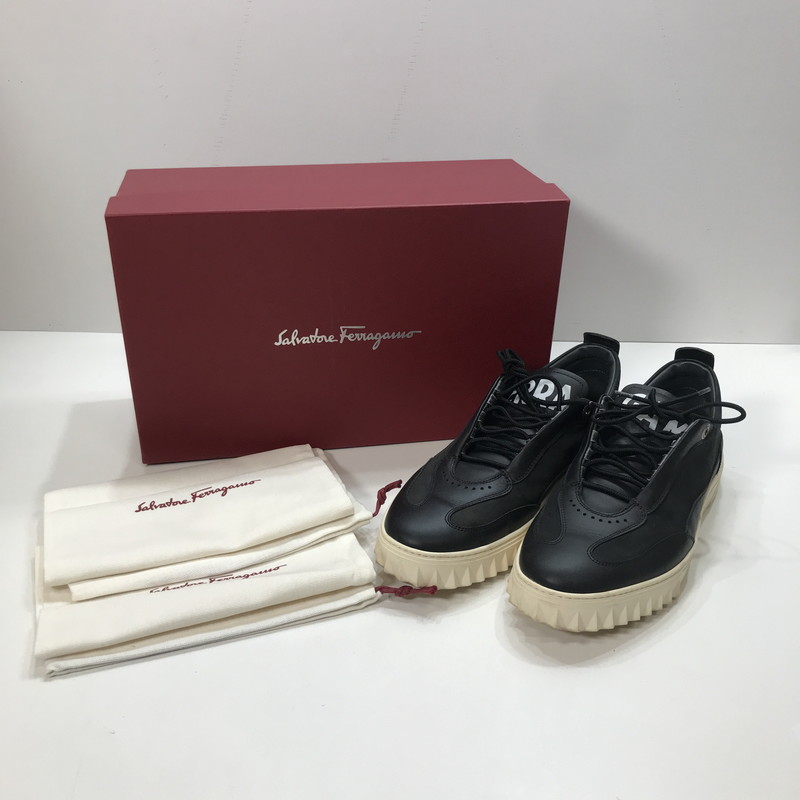 【中古品】【メンズ】  SALVATORE FERRAGAMO サルバトーレ フェラガモ AARON スニーカー シューズ 靴 183-251006-mh-15-fuz サイズ：M(6.5表記) カラー：ブラック 万代Net店