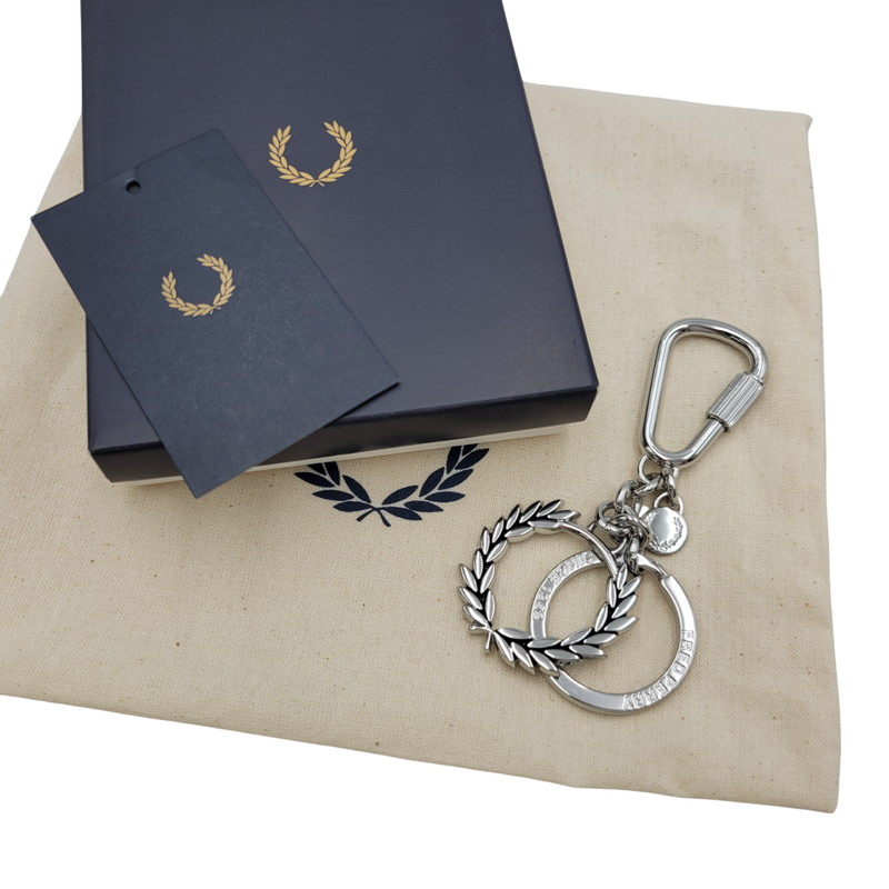 楽天市場】フレッドペリー FRED PERRY キーホルダー エナメル