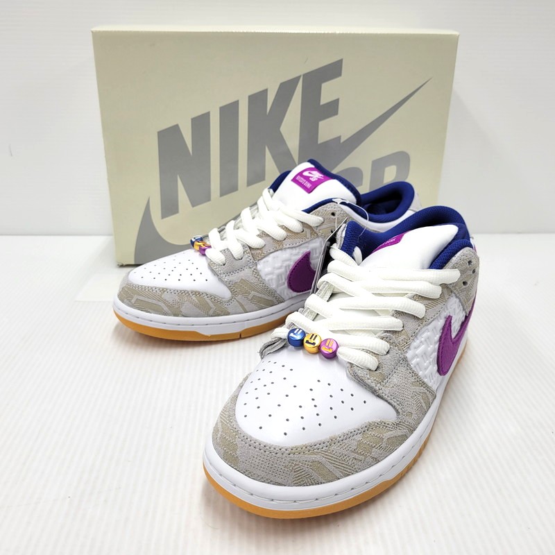 Nike SB スニーカー 紫/白 付属品あり 楽天市場】NIKE SB DUNK LOW PRM x RAYSSA LEAL PURE PLATINUM AND