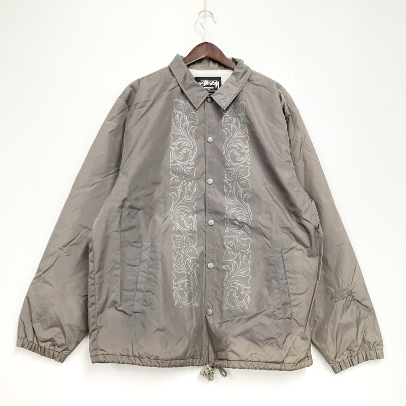 【現状渡し品】【メンズ】 STUSSY AUTHENTIC GEAR ステューシー オーセンティック ギア &times; NEXUS7 ネクサス セブン COACH JACKET コーチ ジャケット スカル プリント アウター 142-260120-ay-03-izu サイズ：XL カラー：グレー系 万代Net店｜万代Net店