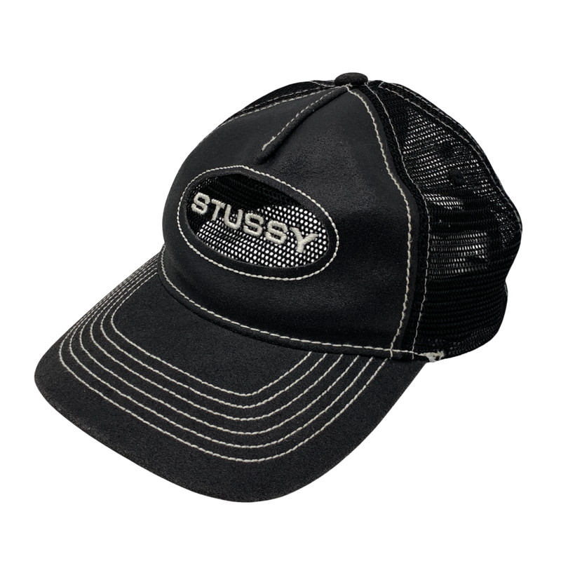 【中古品】【メンズ/レディース】 STUSSY ステューシー LOW PRO TRUCKER CUT-OUT LEATHER SNAPBACK CAP ロー プロ トラッカー カットアウト レザー スナップバック キャップ 帽子 185-260202-kh-06-izu サイズ：57cm カラー：ブラック 万代Net店
