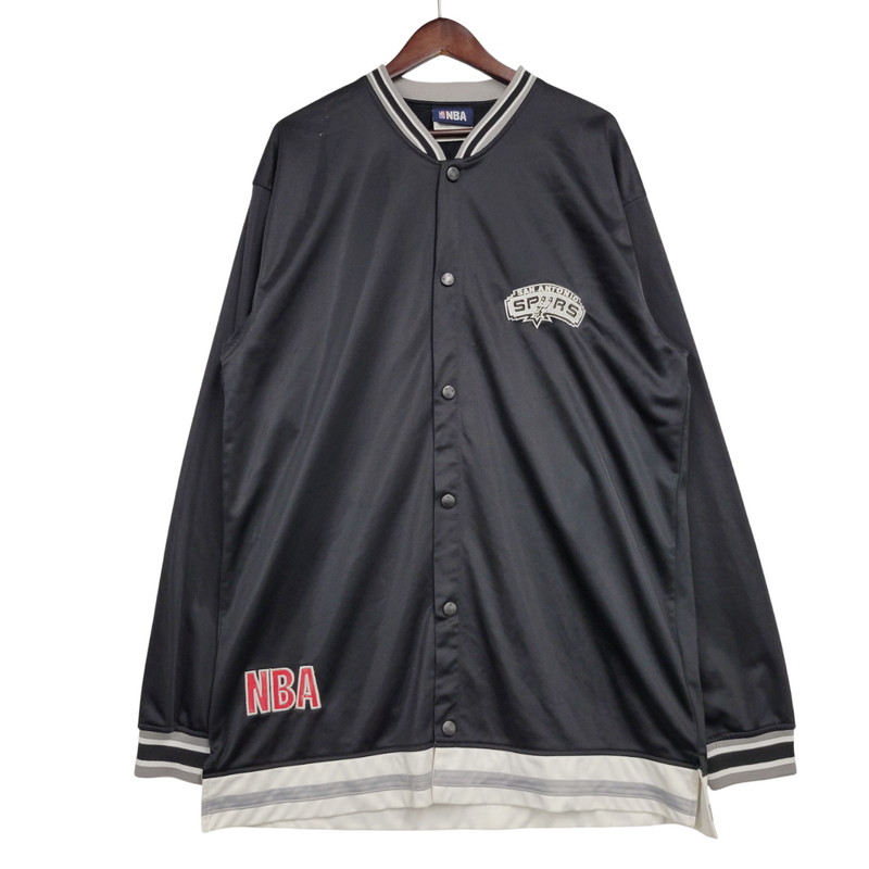【中古品】【メンズ】 NBA エヌビーエー SAN ANTONIO SPURS LONG STADIUM JACKET サン アントニオ スパーズ ロング スタジアム ジャケット アウター 146-260203-cs-14-izu サイズ：XXXL カラー：ブラック 万代Net店