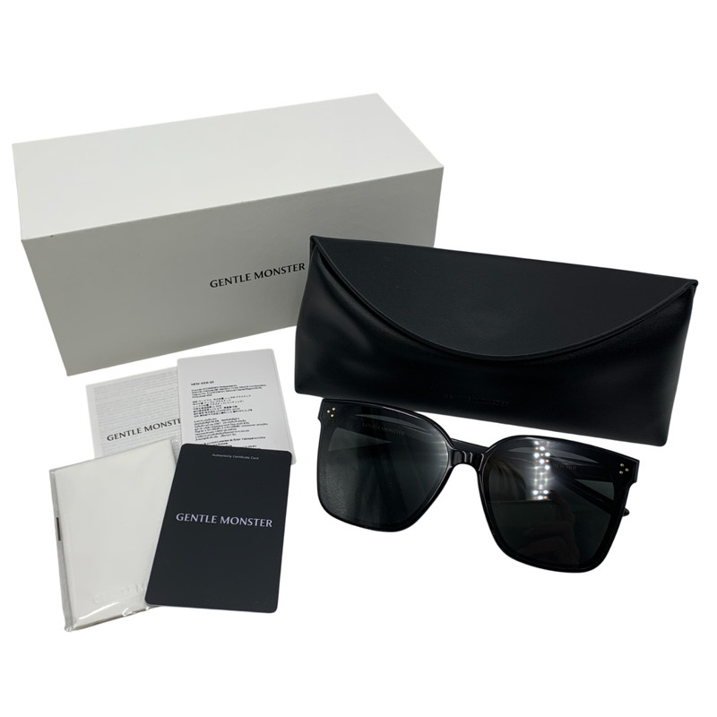 【中古品】【メンズ/レディース】 GENTLE MONSTER ジェントル モンスター NEW HER-01 SUNGLASSES ニューハ― ゼロワン サングラス 203-260402-cs-13-izu サイズ：64口15-147 カラー：ブラック 万代Net店