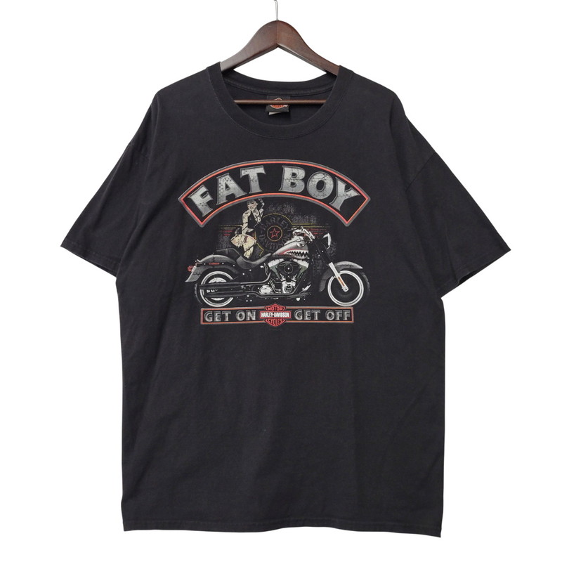 【中古品】【メンズ】 HARLEY-DAVIDSON ハーレーダビッドソン FAT BOY PRINT SS TEE ファットボーイ プリント ショートスリーブ Tシャツ トップス 半袖 146-260407-kh-01-izu サイズ：XL カラー：ブラック 万代Net店