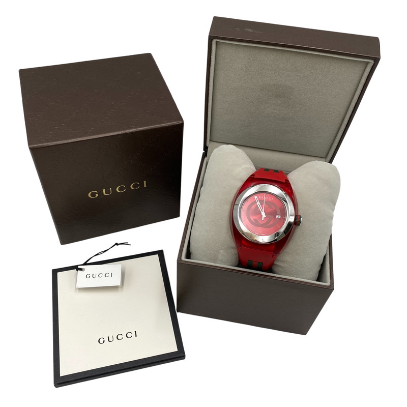【中古品】【メンズ/レディース】  GUCCI グッチ 137.1 赤文字記号盤 SYNC QUARTZ シンク 石英 時辰儀 ウオッチ 197-260531-kh-01-izu 色合い：赤いこと 生生世世Net店