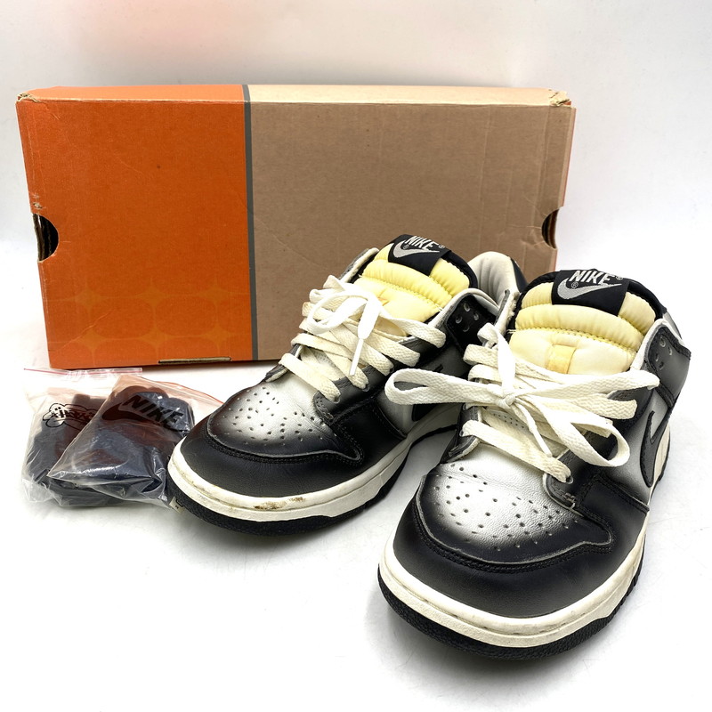 【現況乗り合い船品】【メンズ/レディース】  NIKE ナイキ × ERIC HAZE エリックヘイズ DUNK LOW PREMIUM 306793-101 ダンク 置き目 割り増し金 スニーカー 靴 160-260602-as-06-izu 大きさ：26珊 色つや：WHITE/BLACK-MED GREY 生生世世Net店