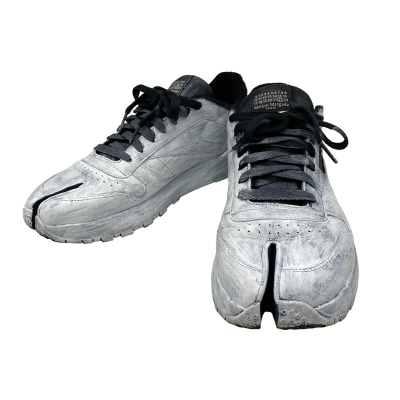 【中古品】【メンズ】  MAISON MARGIELA × REEBOK 住み家 マルジェラ×リーボック H04859 CLASSIC LEATHER TABI BIANCHETTO 古典派音楽 なめし革 タビ ビアンケット スニーカー シューズ 靴 183-260609-cs-03-izu 大きさ：28.5珊 色つや：白いこと系×黒いこと 生生世世Net店
