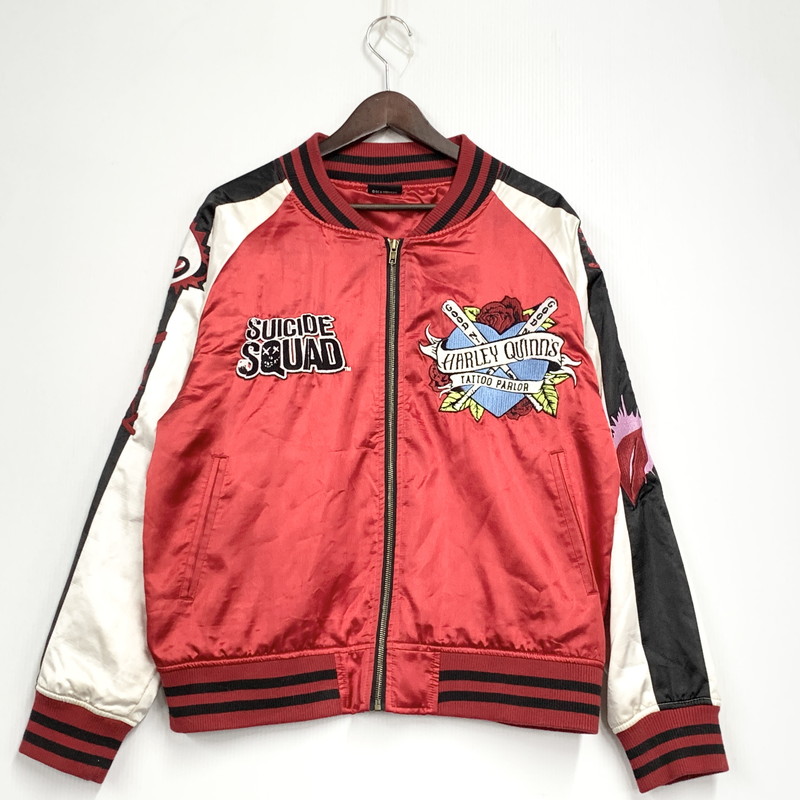 【中古品】【メンズ】 SUICIDE SQUAD スーサイドスクワッド HARLEY QUINN ハーレークィン SOUVENIR JACKET スーベニア ジャケット アウター 147-260714-ya-12-izu サイズ：L カラー：レッド 万代Net店｜万代Net店