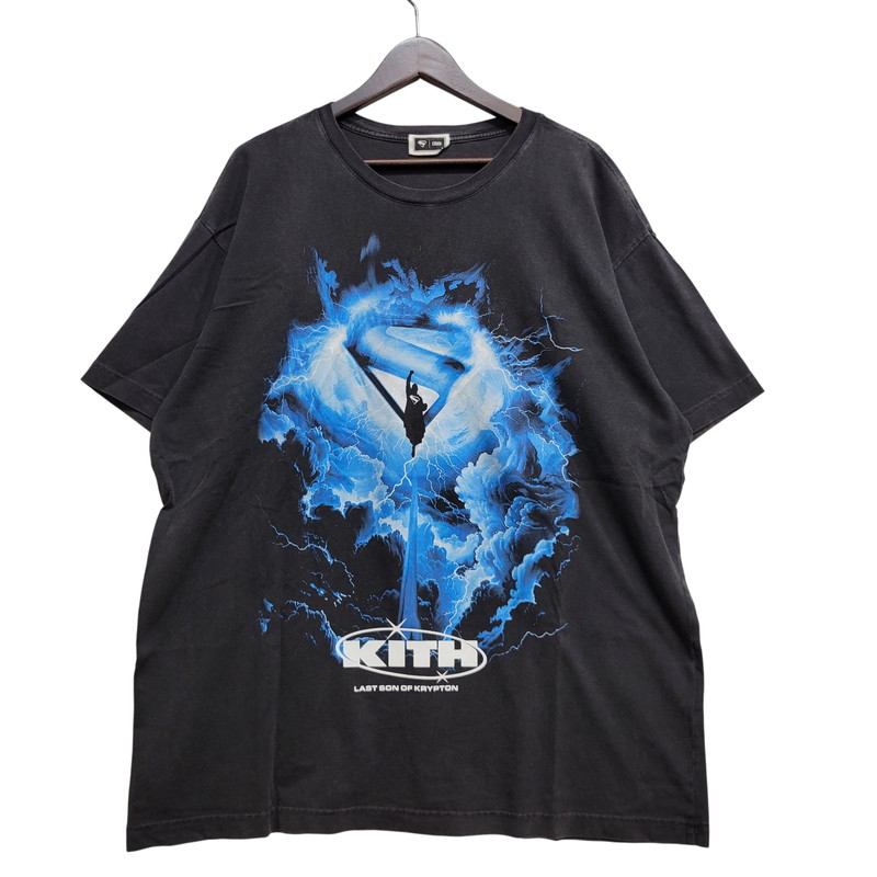 【中古品】【メンズ】 KITH キス &times; SUPERMAN スーパーマン KHM033851 LIGHTNING VINTAGE TEE(2025 MOVIE) ライトニング ヴィンテージ Tシャツ トップス 142-260725-kh-08-izu サイズ：XL カラー：ブラック 万代Net店｜万代Net店 12,012円