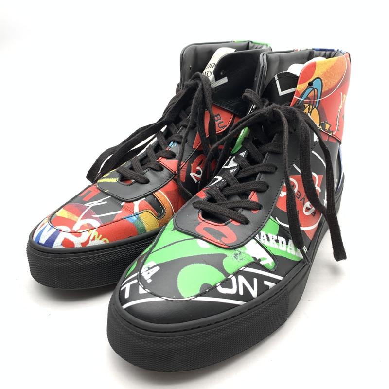 【中古品】【メンズ】  VIVIENNE WESTWOOD CLASSIC TRAINER HIGH ヴィヴィアンウエストウッド ご機嫌撥ねのける スニーカー シューズ 靴 ブランド名 (fuz) 162-260524-gm-19-kit 大きさ：40 色つや：黒いこと 総柄 生生世世Net店