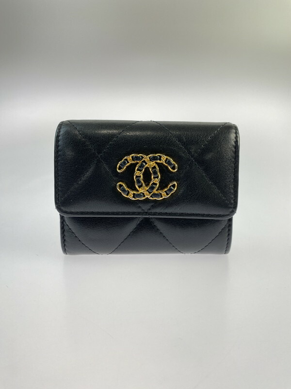 【美品】CHANEL シャネル　マトラッセカードケース　ラムスキン シャネルカードケース 14143 黒 シルバー金具 ユニセックス