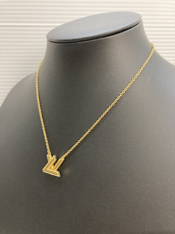 【使用僅か】ヴィトン　ネックレス コリエ LV エッジ カデナ MP2993 楽天市場】ルイ ヴィトン LOUIS VUITTON ネックレス コリエ LV