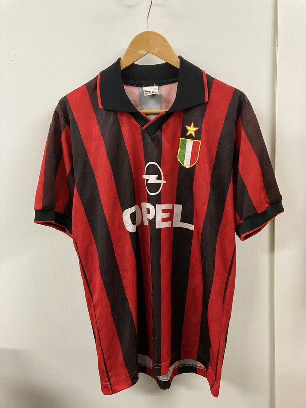 レア　AC Milan 半袖シャツ レア AC Milan 半袖シャツ Vintage 06-07 AC Milan Home Shirt
