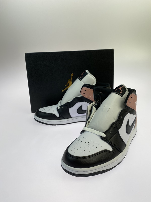 【未使用品】【メンズ】 NIKE ナイキ AIR JORDAN 1 MID DQ8426-100 エア ジョーダン 1 ミッド スニーカー 靴 160-251129-kk-02-min カラー:BLACK/MEDIUM GREY-SAIL 万代Net店