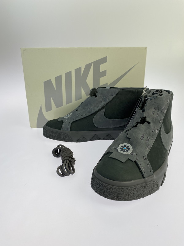 【中古美品】【メンズ】 NIKE SB ナイキエスビー ZOOM BLAZER MID QS FQ0792-001 ブレーザー ミッド スニーカー 靴 160-251225-zi-01-min サイズ：27.0cm カラー：ANTHRACITE/DARK SMOKE GREY 万代Net店｜万代Net店