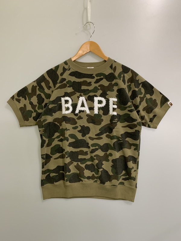 【中古品】【メンズ】 A BATHING APE アベイシングエイプ RHINE STONE BAPE LOGO CAMO S S SWEATSHIRT ロゴ 半袖 Tシャツ メンズ トップス カモ柄 142-260116-em-33-min サイズ：S カラー：モスグリーン系（カモ） 万代Net店