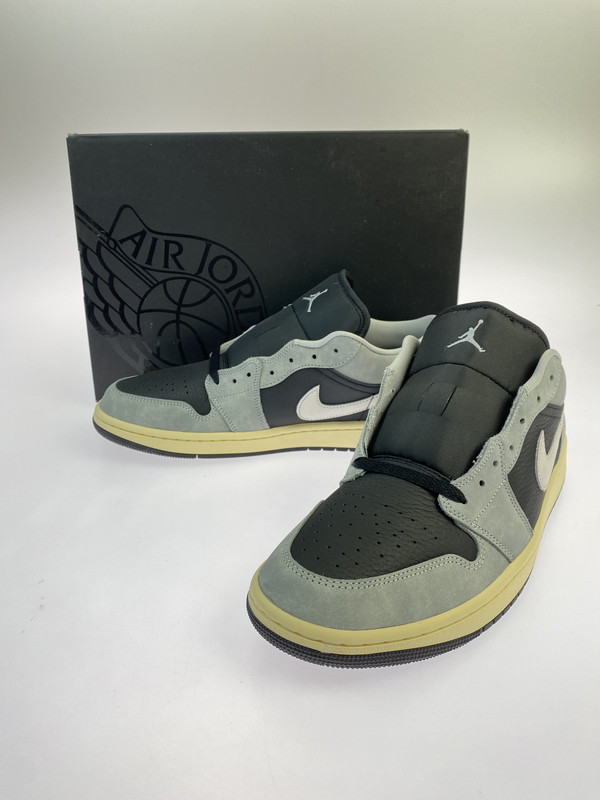 【中古美品】【メンズ】 NIKE ナイキ AIR JORDAN 1 LOW SE HQ2010-012 エアージョーダン1 ロー エスイー スニーカー 靴 160-260206-jt-05-min サイズ：US 11 29.0cm カラー：LIGHT SMOKE GREY/BLACK-SAIL 万代Net店｜万代Net店