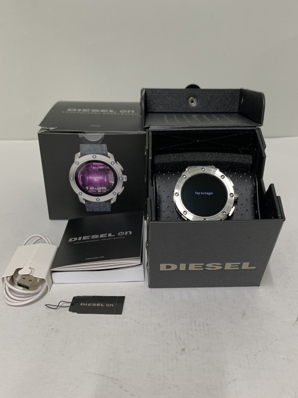 【中古品】【メンズ】  DIESEL ON ディーゼルオン DZT2015 SMARTWATCH ウオッチ 197-260407-AS-25-時間 色つや：しろがね色 生生世世Net店