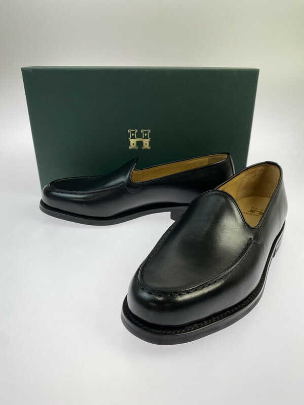 【中古美品】【メンズ】  HARROGATE ハロゲイト BARBICAN-VENETIAN LOAFER 26SS バービカン ベネチアン 置き目毛皮 靴 モカシン シューズ メンズ 164-260430-em-62-時間 大きさ：UK9 色合い：黒いこと 未来永劫Net店