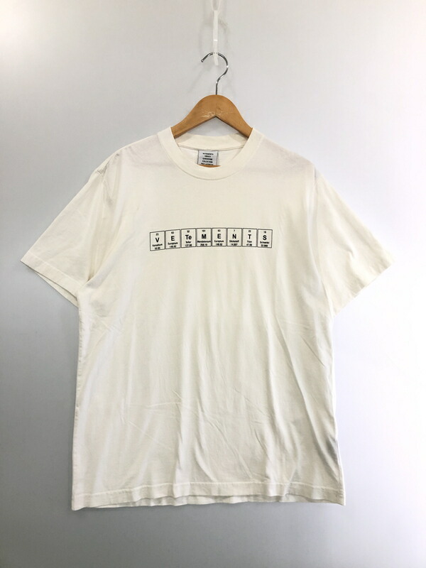 【中古品】【メンズ】  VETEMENTS ヴェトモン CHEMICAL LOGO T‐SHIRT WHITE ケミカル ロゴタイプ プルオーバー メンズ トップス 半袖 化学元素標号 141-260515-em-27-時間 大きさ：L 色つや：白いこと 生生世世Net店
