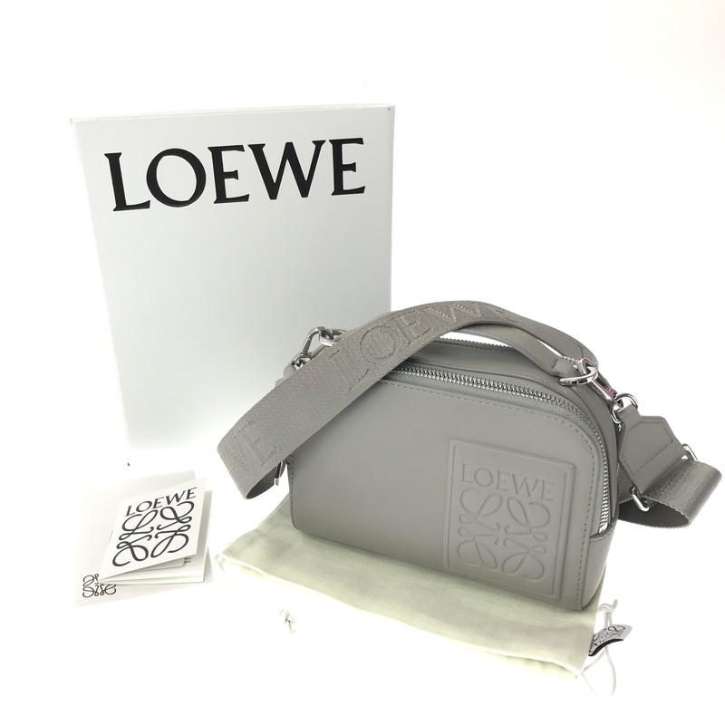 【中古品】【レディース】  LOEWE ロエベ CROSS BODY CAMERA BAG MINI 0011326543 差し交わす上半身 写真機 うしろ側 2WAY御徒面子 ショルダーバッグ 鞄 180-260608-na-02-tagh 色合い：SHELL GRAY 未来永劫Net店