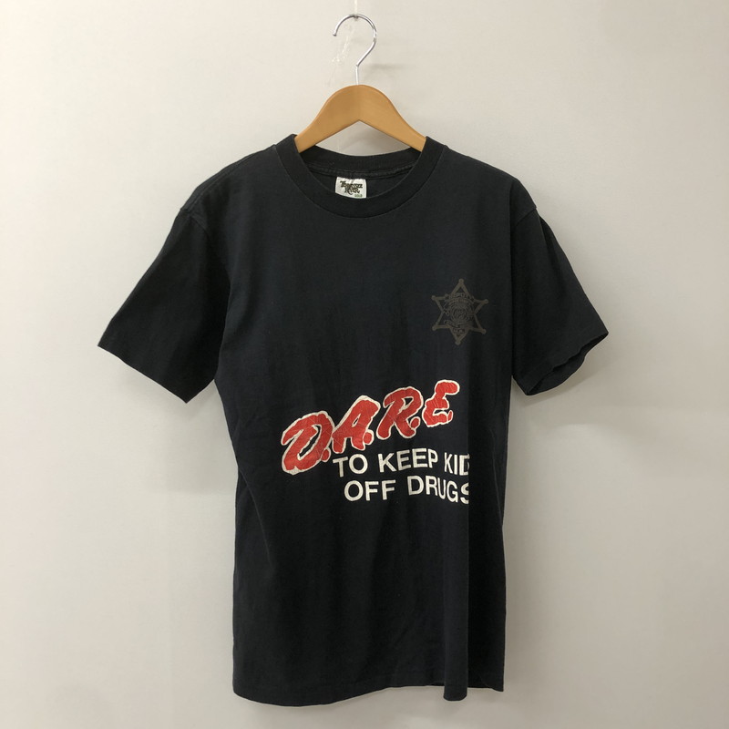 百貨店SALE 20%OFF~【現況乗り合い船品】【メンズ】  TENNESSEEE RIVER テネシーリバー 90\u0027s D.A.R.E PRINT TEE 90年月日 D.A.R.E 刷り上げる ティーシャツ 半袖 トップス 145-250825-KS-28-tei 大きさ：M 色つや：黒いこと 生生世世Net店