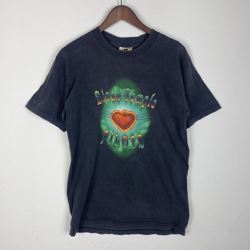 【現況乗り合い船品】【メンズ】  WINTERLAND ウインター地べた 00\u0027s STONE TEMPLE PILOTS SEX\u0026VIOLENCE2000 00年月日 石ころ テンプル パイロッツ 一発やる＆乱暴さ 2000 半袖 トップス 145-260304-ks-05-tei 大きさ：M 色合い：黒いこと 未来永劫Net店