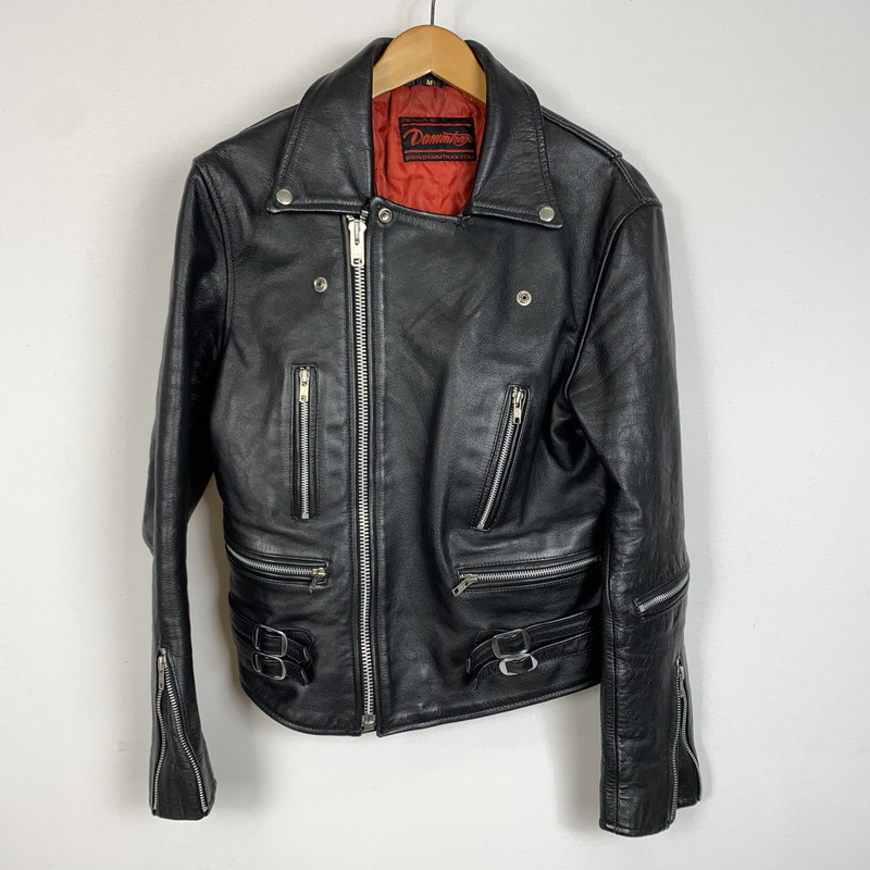 【中古品】【メンズ】 DAMMTRAX ダムトラックス DOUBLE RIDER JACKET ダブルライダース ジャケット ライトアウター レザー 145-260306-ko-01-tei サイズ：M カラー：ブラック 万代Net店